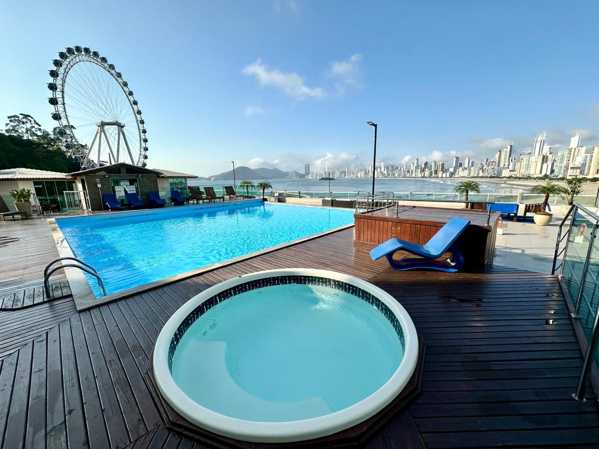 Roda Gigante, Garagem E Piscina Balneario Camboriu Ngoại thất bức ảnh