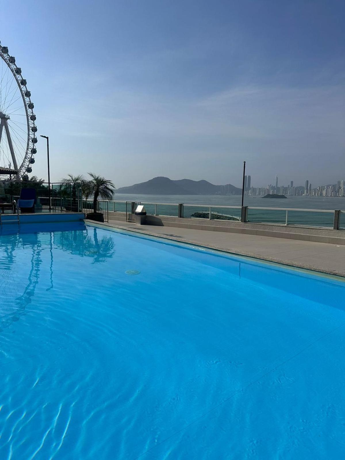 Roda Gigante, Garagem E Piscina Balneario Camboriu Ngoại thất bức ảnh